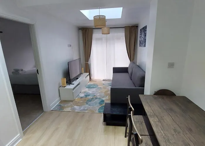 Bankwell Street Two Bedroom - With Parking