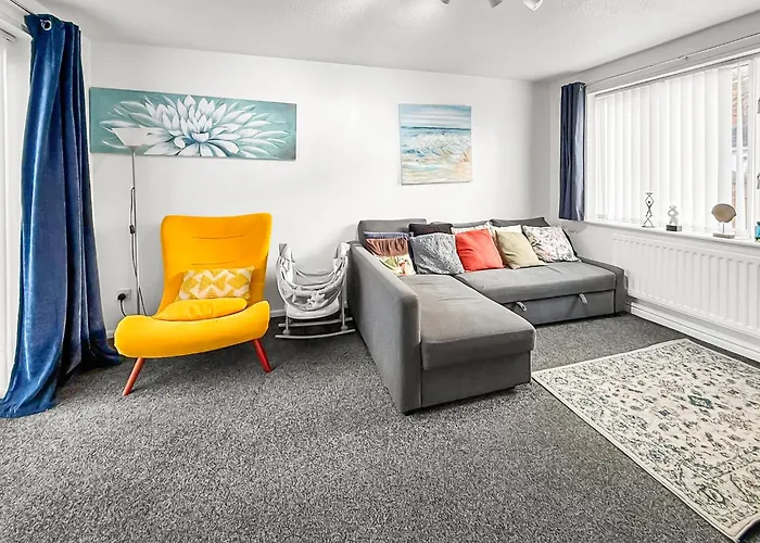 New Manchester Getaway Home - Free Gated Parking With Fob